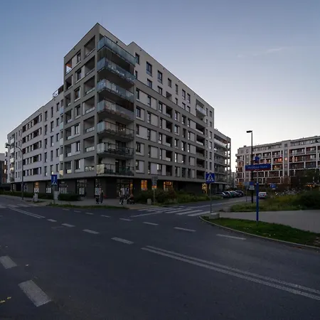 Apartment Airport - Balcony, Parking, Bus Nearby - By Rentujemy