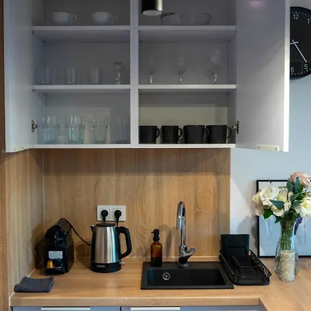 Airport - Balcony, Parking, Bus Nearby - By Rentujemy *