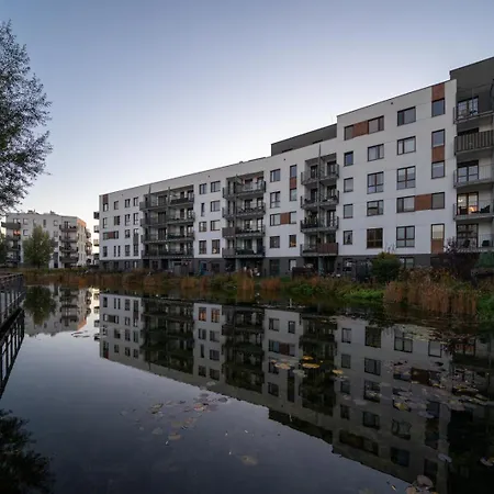 Airport - Balcony, Parking, Bus Nearby - By Rentujemy
