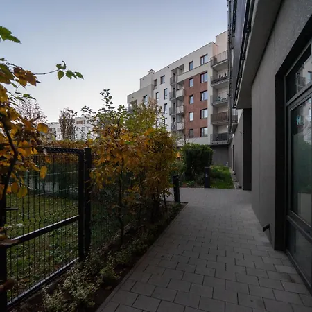 Airport - Balcony, Parking, Bus Nearby - By Rentujemy *