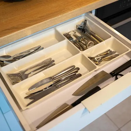 아파트 Airport - Balcony, Parking, Bus Nearby - By Rentujemy 바르샤바