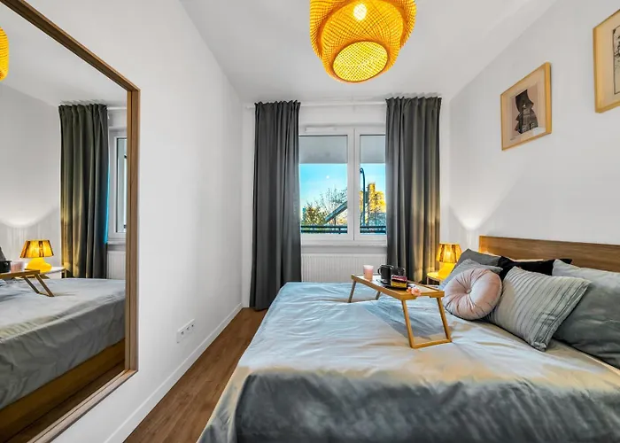 Apartment Airport - Balcony, Parking, Bus Nearby - By Rentujemy Warsaw