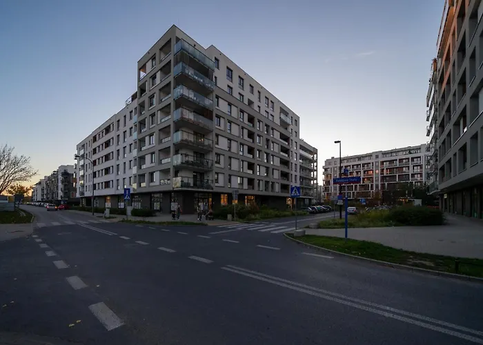 Apartment Airport - Balcony, Parking, Bus Nearby - By Rentujemy