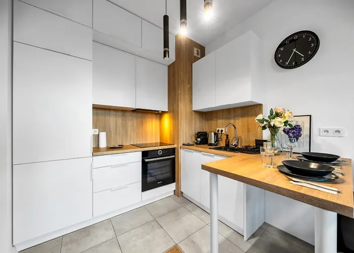 Airport - Balcony, Parking, Bus Nearby - By Rentujemy Βαρσοβία