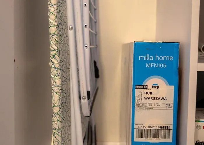 Airport - Balcony, Parking, Bus Nearby - By Rentujemy Διαμέρισμα