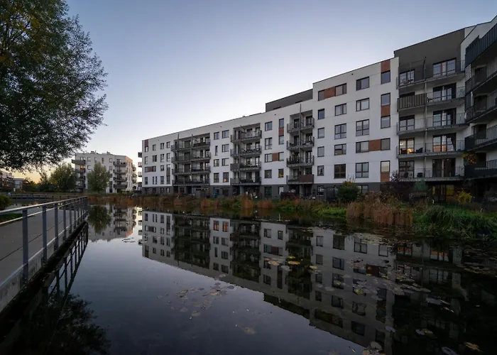 Airport - Balcony, Parking, Bus Nearby - By Rentujemy