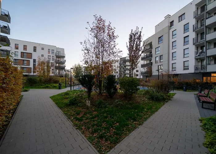 Airport - Balcony, Parking, Bus Nearby - By Rentujemy